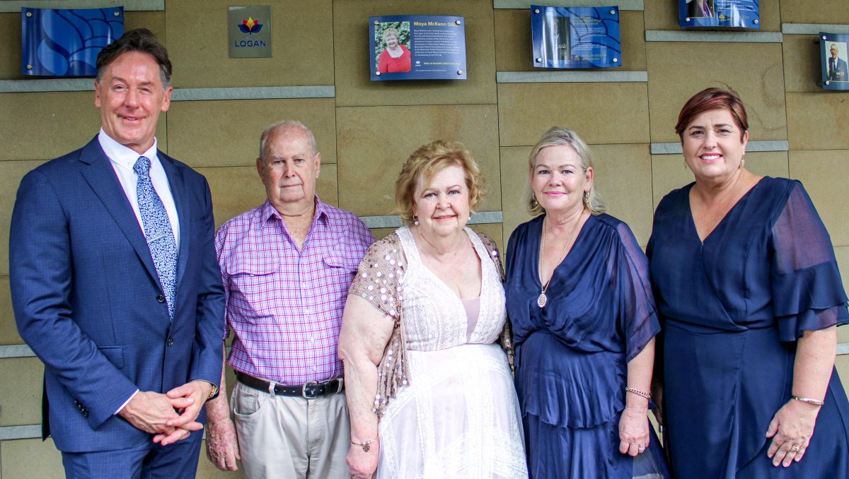 City of Logan Mayor Darren Power, Division 12 Councillor Karen Murphy with Moya McKeon’s brother Terry McKeon and daughters Lynette McCauley and Frances White.