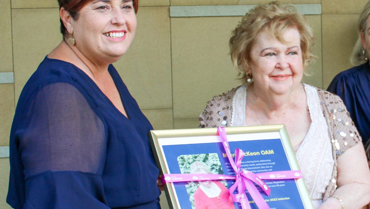 Division 12 Councillor Karen Murphy and Moya McKeon's daughter Lynette McCauley.