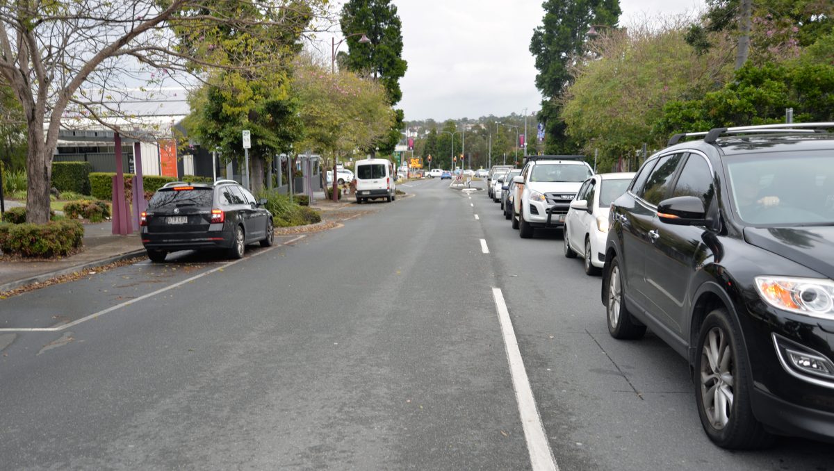 An image of Fitzgerald Ave at Springwood, looking west towards the M1.