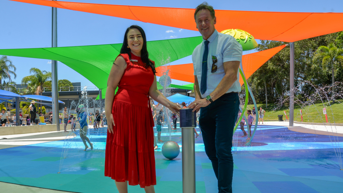 Mayor Darren Power and Division 3 Councillor Mindy Russell officially open the Logan North Aquatic Centre splashpad.
