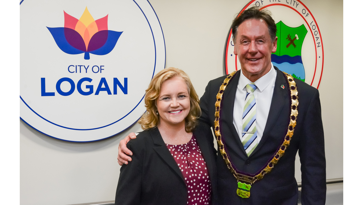 Outgoing Mayor Darren Power and Deputy Mayor Laurie Koranski at today’s final Ordinary Council meeting.